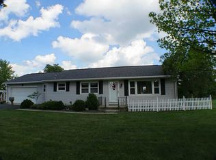 1518 Rosewood Dr, Wapakoneta, OH 45895