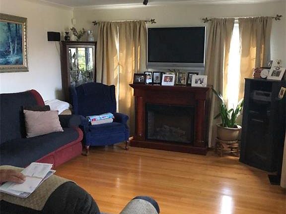 5th image of 38 Fowler Ave