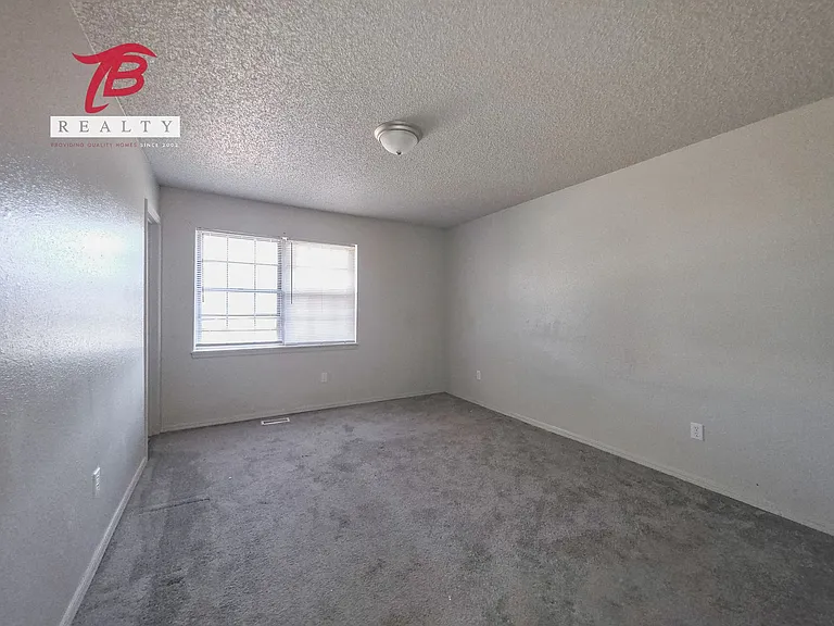 6811 Lyrewood Ln — Photo 51