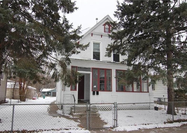 1st image of 254 Winifred St E