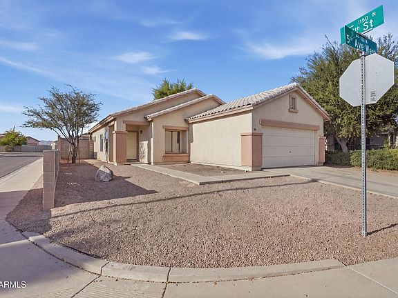 3rd image of 98 5TH Avenue W