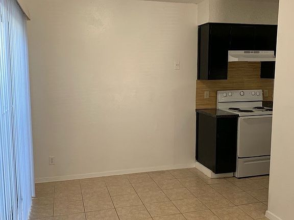 4th image of 1318 Southport Dr APT A