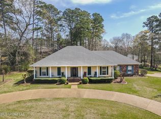 500 Country Place Cv, Pearl, MS 39208