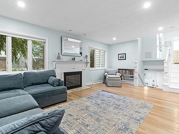 5th image of 44 Rowena Rd