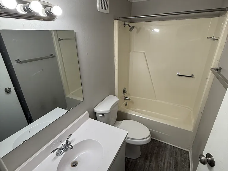 10-64 Hampshire Dr #60 — Photo 4