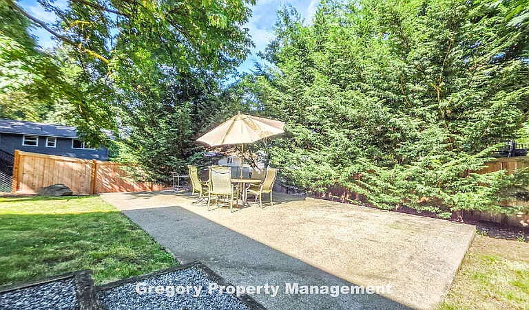 17606 Brook Blvd — Photo 26