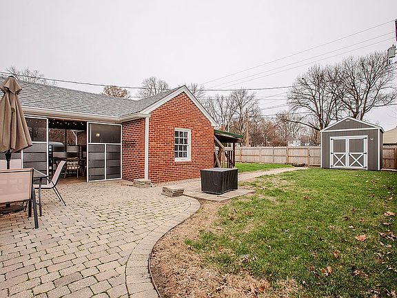 4th image of 2300 S State St