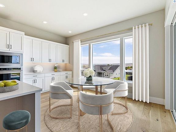 4th image of 371 Ventus St