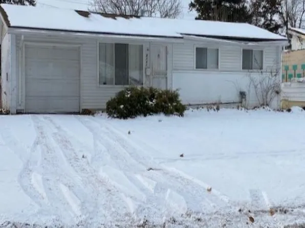 6141 Cypress Dr, Mount Morris, MI 48458