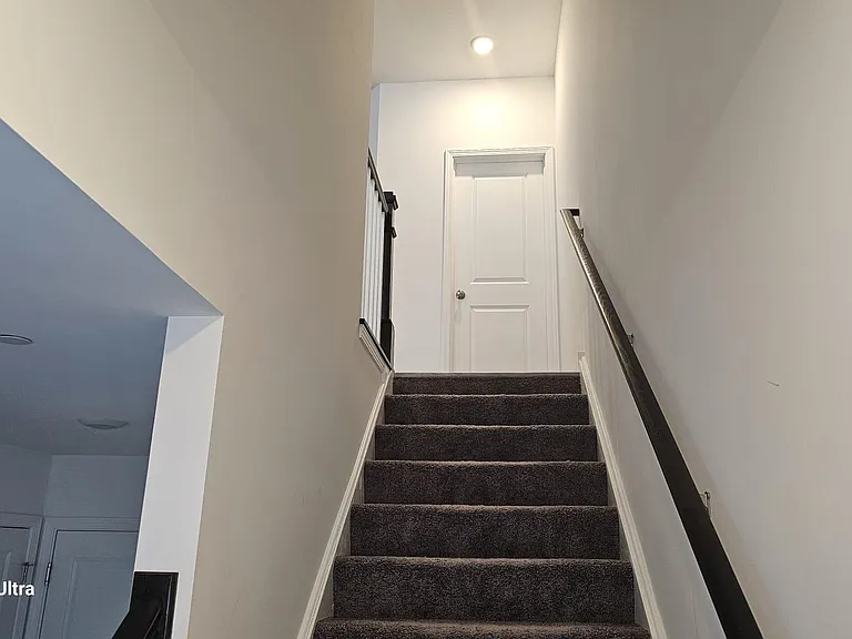 1542 Slade Way — Photo 11