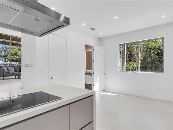 2nd image of 3204 Plaza St #Townhouse 3204