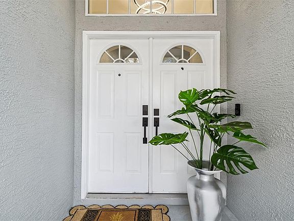 5th image of 1062 Greenturf Rd