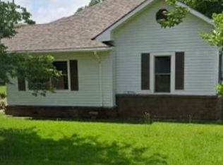 211 W 1st St, Iowa, LA 70647