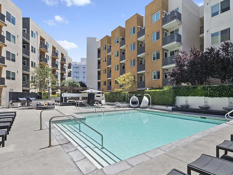 Camden Glendale — Photo 30