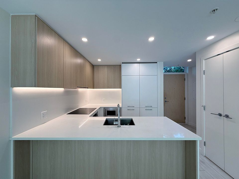 1st image of 10388 133rd St #Townhouse 10