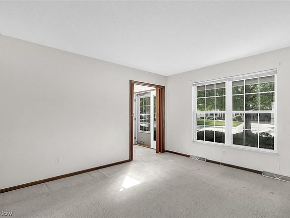 5th image of 16820 Buckingham Ct