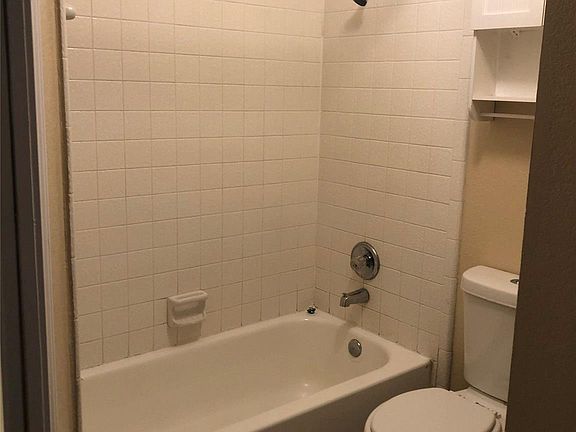 2nd image of 3112 Stonewall Ln