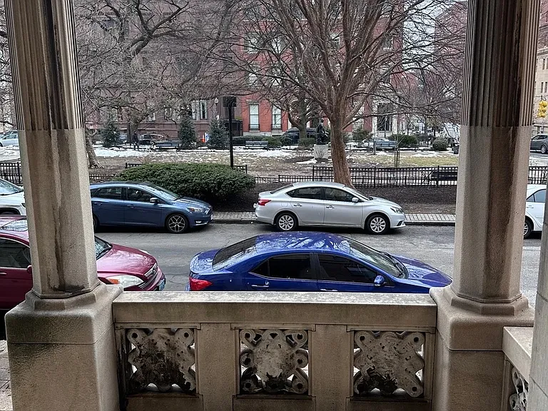 16 W Mount Vernon Pl #1E — Photo 2