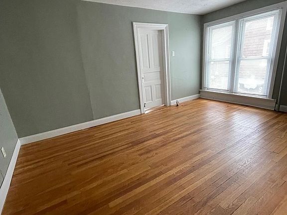 4th image of 413 S Huron St APT 3