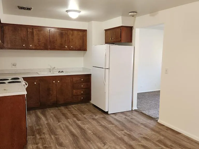 367 Overland Rd — Photo 21