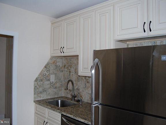 5th image of 1401 Pennsylvania Ave APT 1011