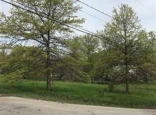 Somrack Dr, Willoughby, OH 44094