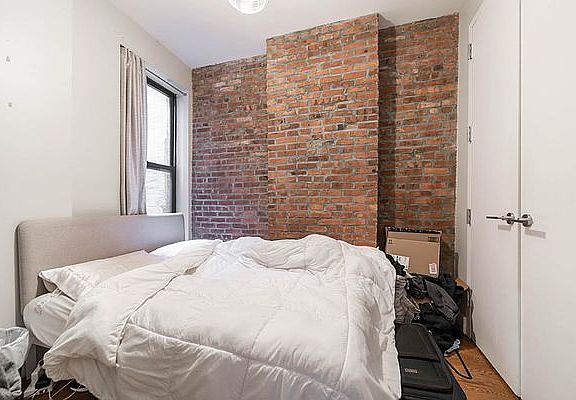 5th image of 404 Suydam St #2F