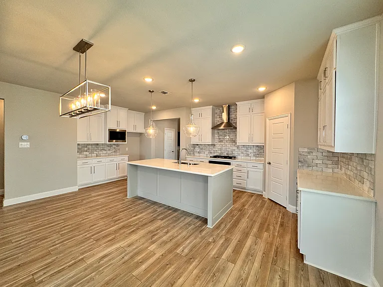 1091 Putnam Dr — Photo 14