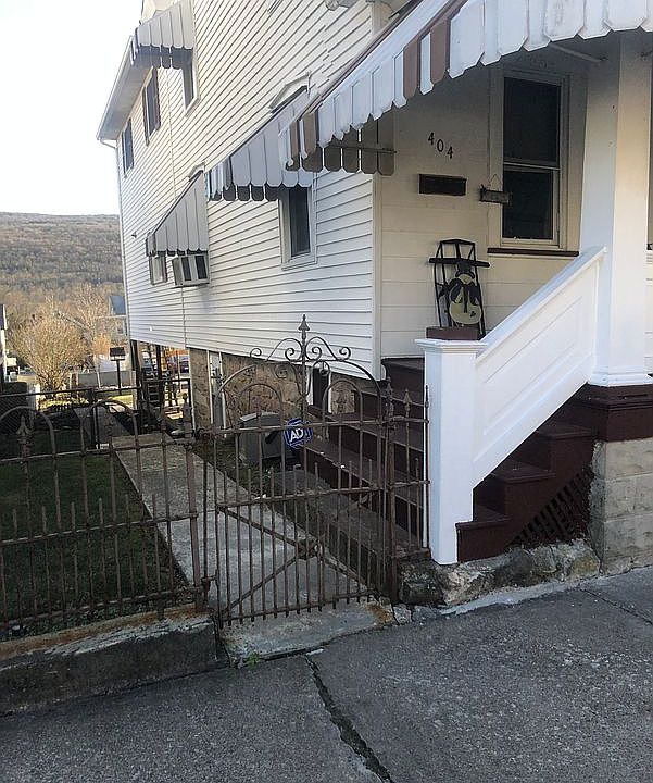 Entrance to house 