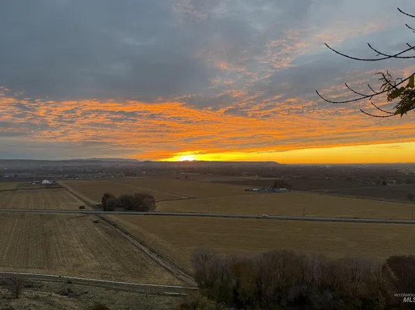 319 Snowmoody Way, Ontario, OR 97914