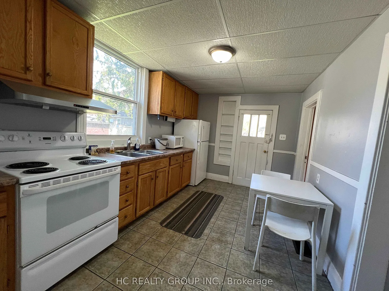 2 bed, $1,200 — Photo 2
