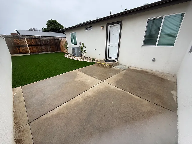 330 Ash Ave — Photo 15