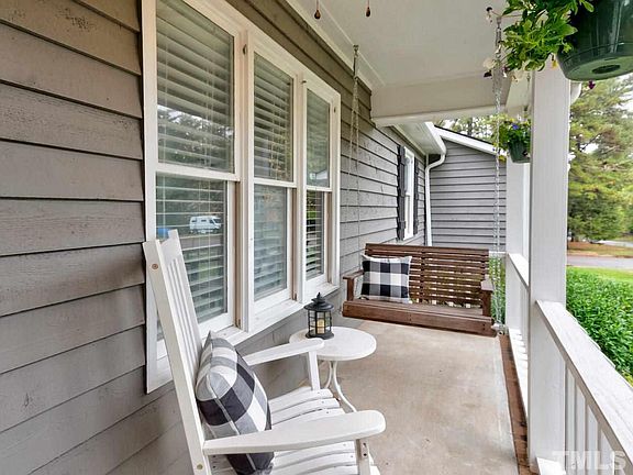 2nd image of 600 Merrie Rd
