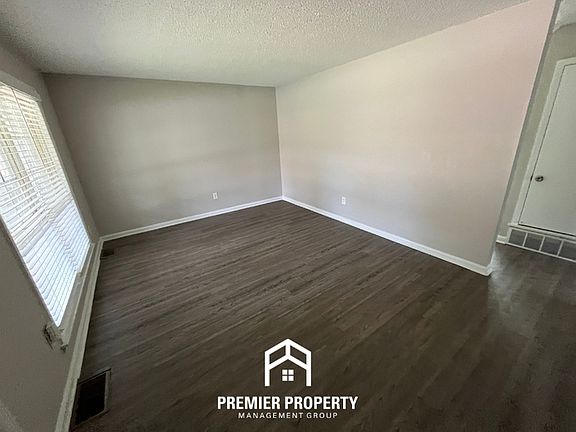 3rd image of 4977 Knight Arnold Rd