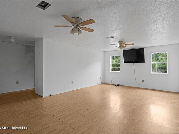 5th image of 328 W Progress Rd