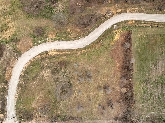 4th image of 1056 Overlook Dr