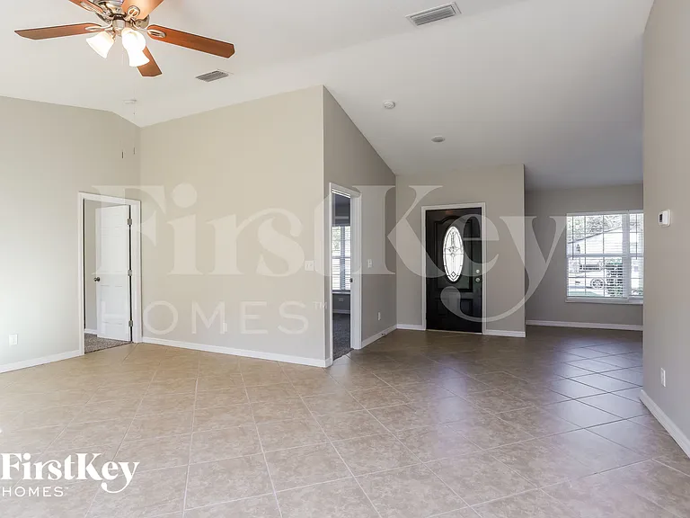 1860 Kim Acres Ln — Photo 2