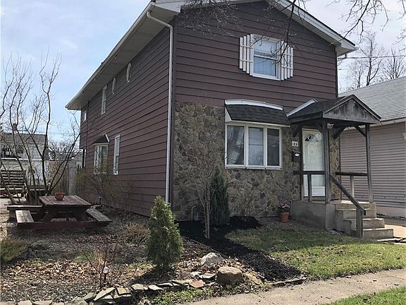 2nd image of 125 10th Ave