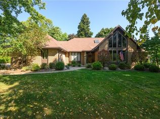 963 Mansion Cir, Barberton, OH 44203