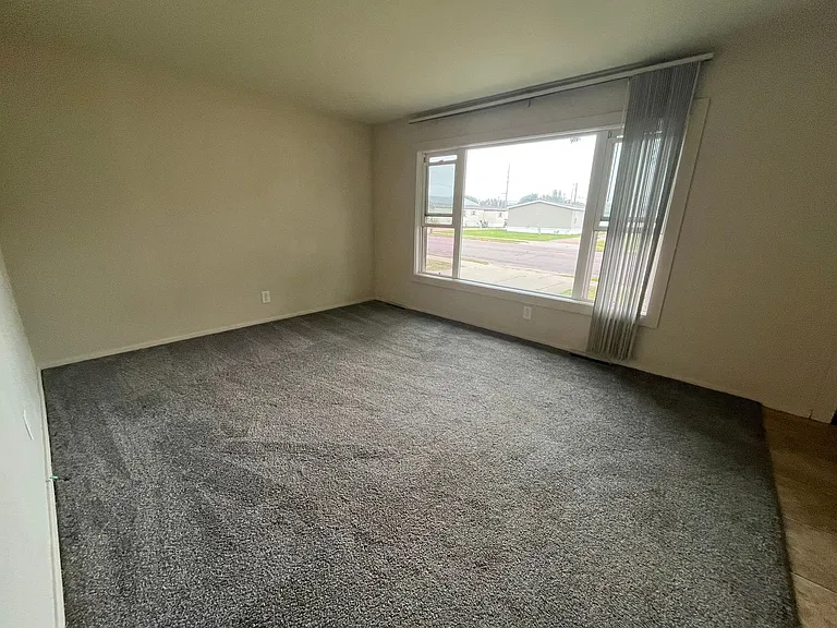901 N Garfield Ave — Photo 3