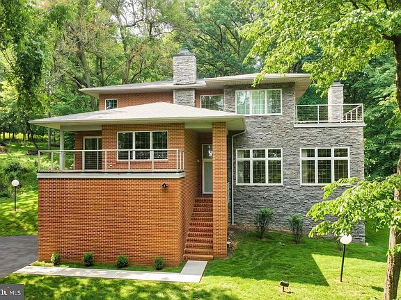 3rd image of 335 Laurel Dr