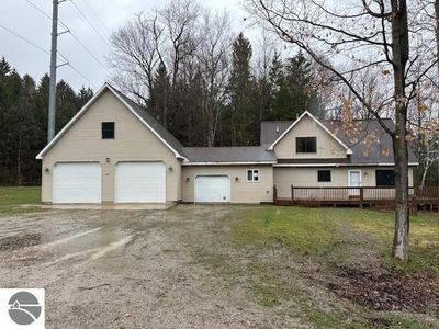 6945 Obervalden Dr, Bellaire, MI, 49615