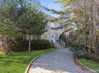 25 Alpine Dr, Closter, NJ 07624