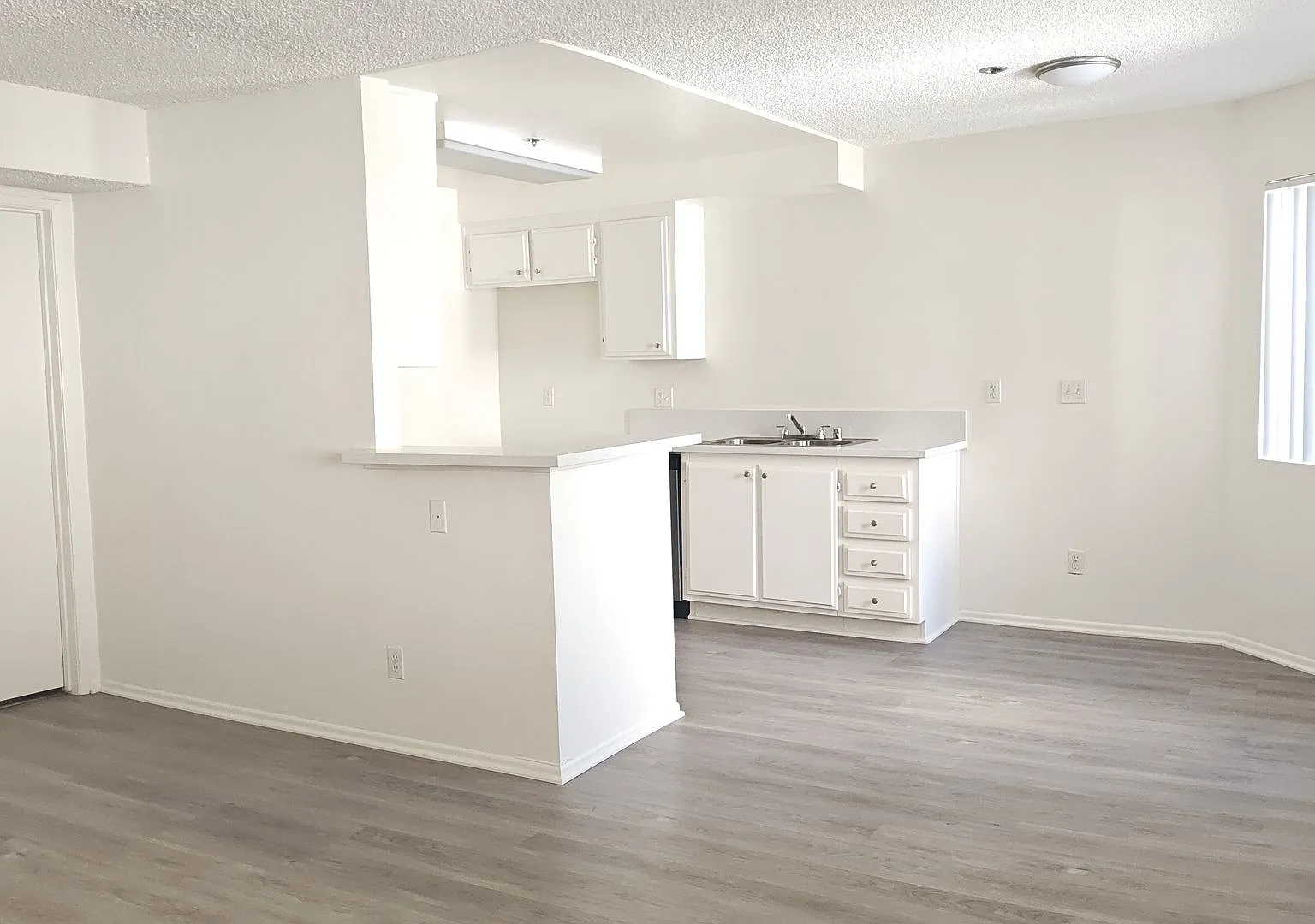 Villa Monaco Apartments — Photo 2