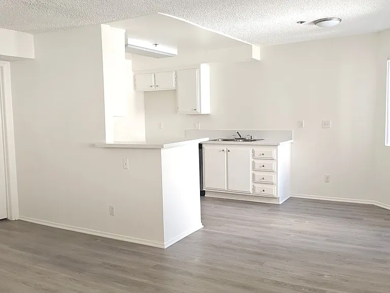 Villa Monaco Apartments — Photo 2
