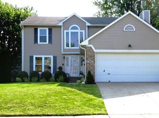 911 Bull Run West Dr, Greenwood, IN 46143