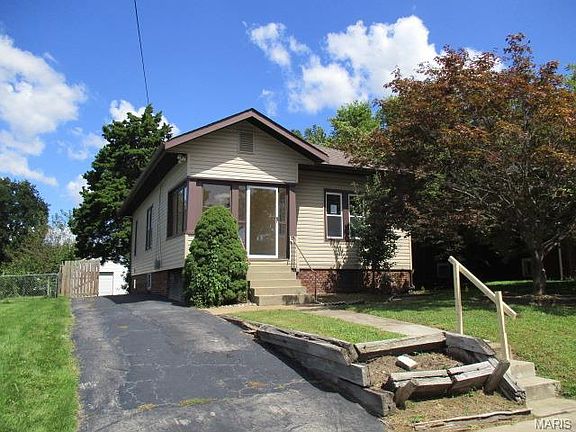 2nd image of 8907 Windom Ave