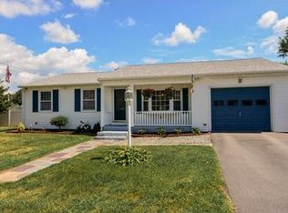 6 Lee Dr, Warren, RI 02885