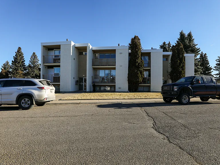 1327 Scenic Dr S #3 — Photo 23