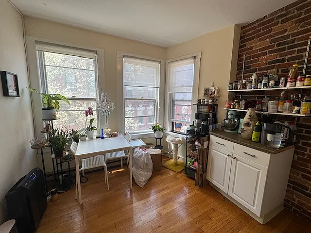 Building Photo - 32 Grove St #6